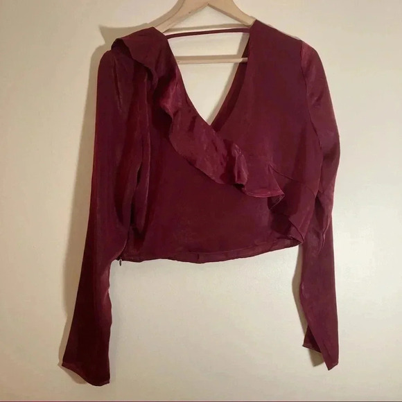 NWOT J.O.A soft  burgundy ruffled crop top blouse - Picture 5 of 7